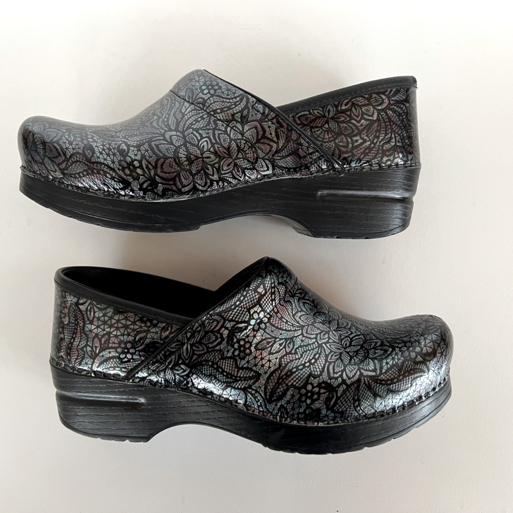 Dansko Women's Professional Clogs Henna Floral Patent Leather, sz 38 - Picture 7 of 10
